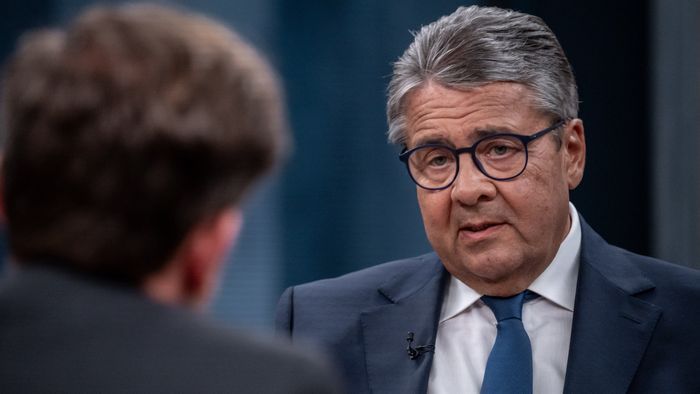 "Irre Propaganda": Sigmar Gabriel kontert bei Miosga AfD-Lob von US-Regierungsvertretern