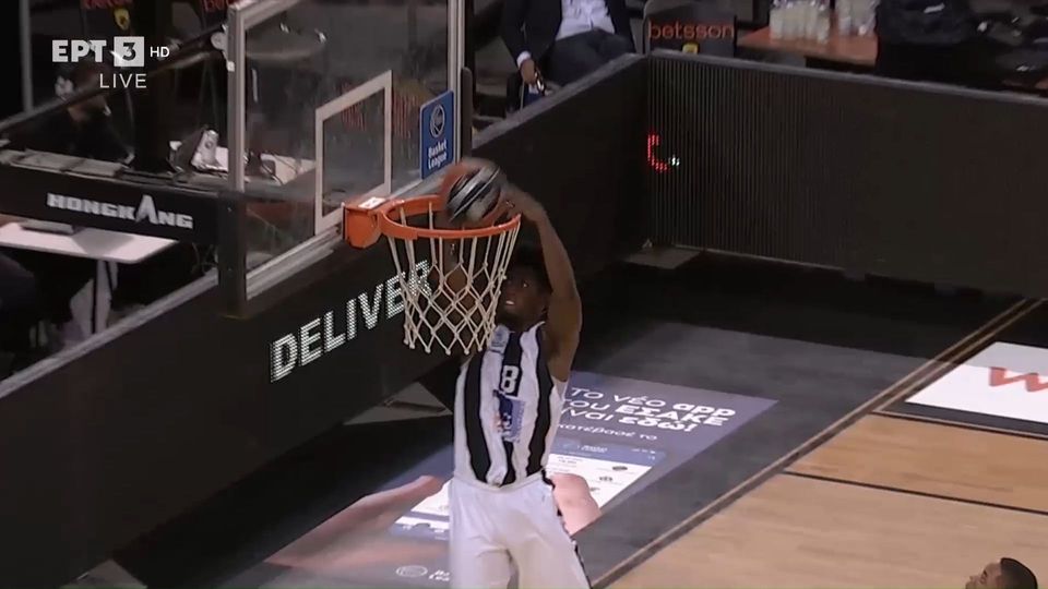 Το εντυπωσιακό follow κάρφωμα του Σίλα (VID)