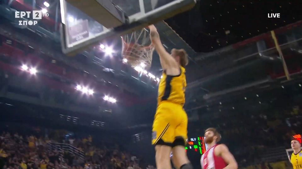 ΑΕΚ – Ολυμπιακός: Γκρέι και ο Χαραλαμπόπουλος ισοφάρισαν και ξεσήκωσαν τη SUNEL Arena!