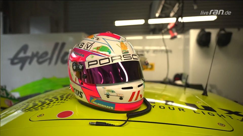 DTM: „Liegt mir sehr am Herzen!“ Thomas Preining stellt besonderen Helm vor