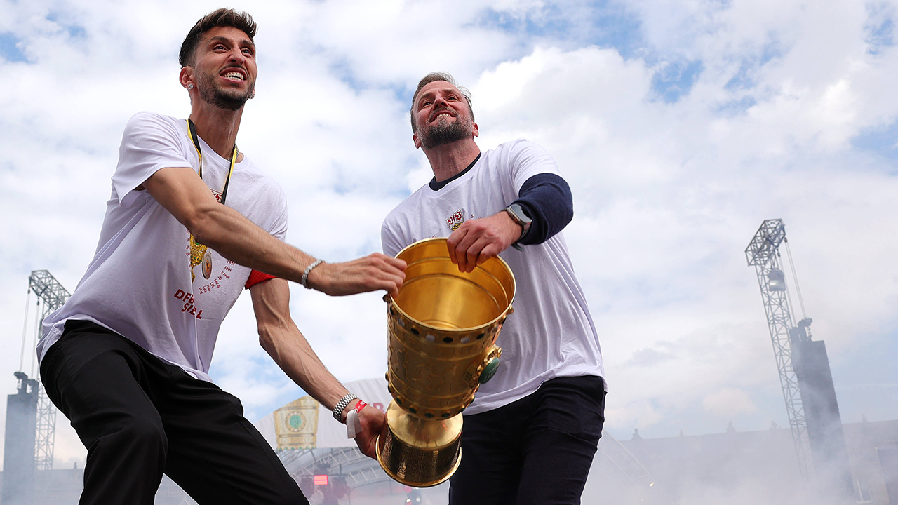 DFB-Pokal: VfB Stuttgart feiert Mega-Party mit Fans