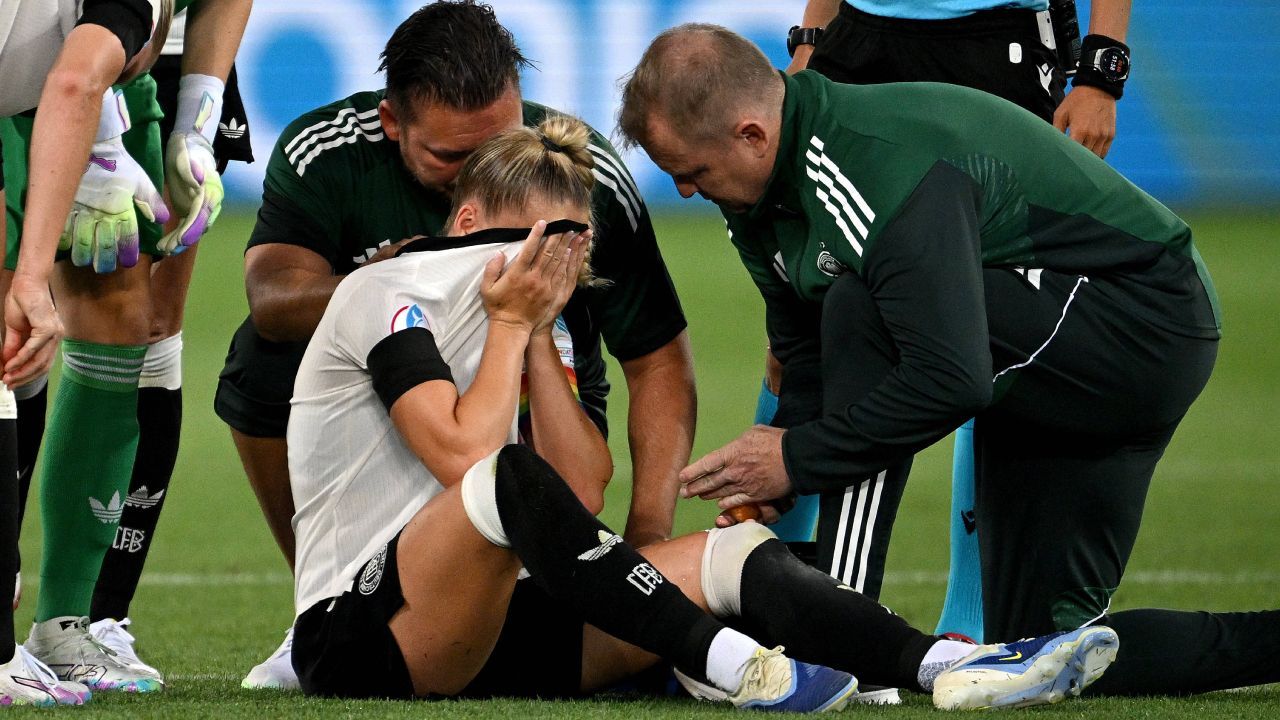 Frauen-EM – Gwinn-Verletzung schockt DFB-Fans: „Weiblicher Reus!“