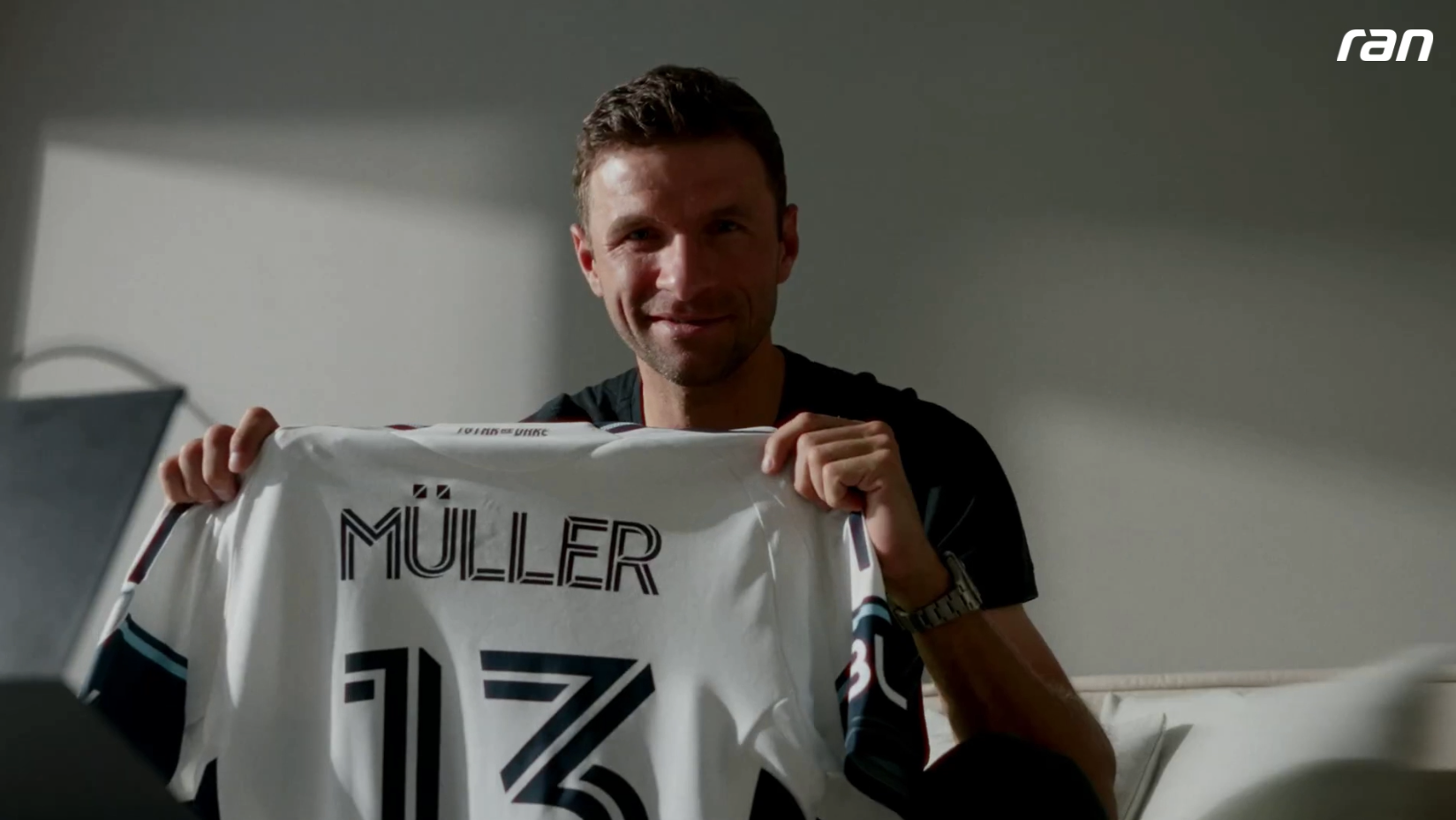 Thomas Müller zu Vancouver fix: The Raumdeuter is here