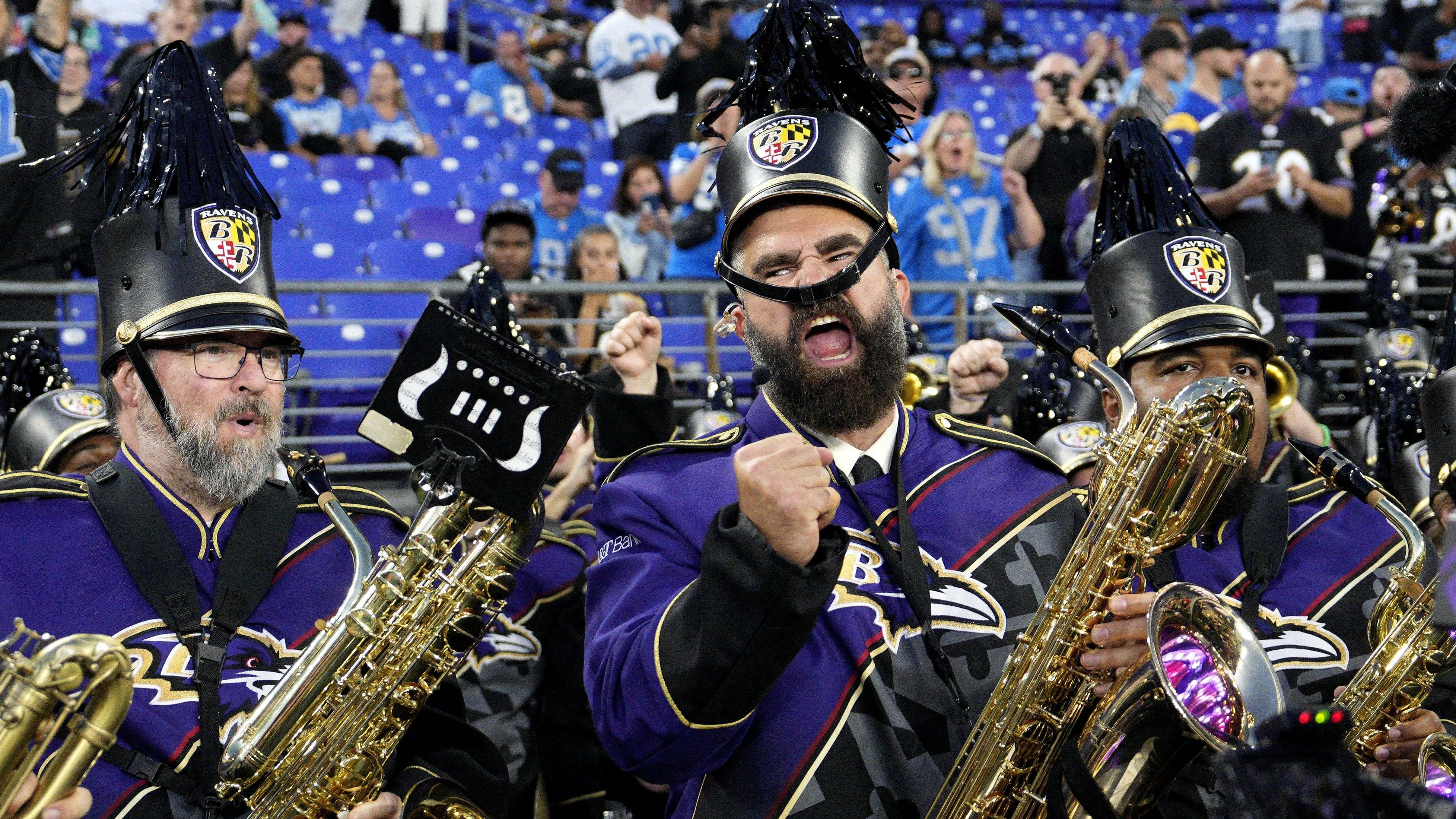 NFL: Jason Kelce liefert Saxophon-Show in Ravens Blaskapelle