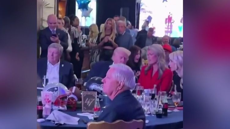 Super Bowl: Hier sieht Trump die Halftime Show von Bad Bunny