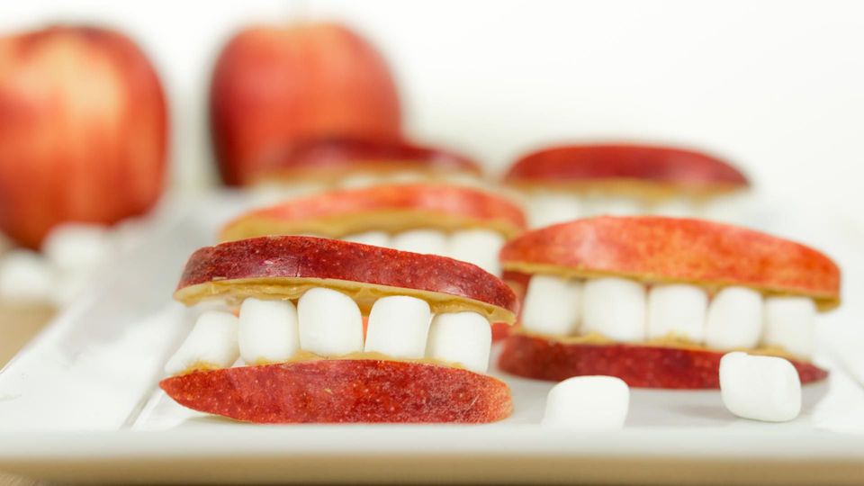 Mit Biss: Der gruselige Halloween-Snack aus nur 3 Zutaten!
