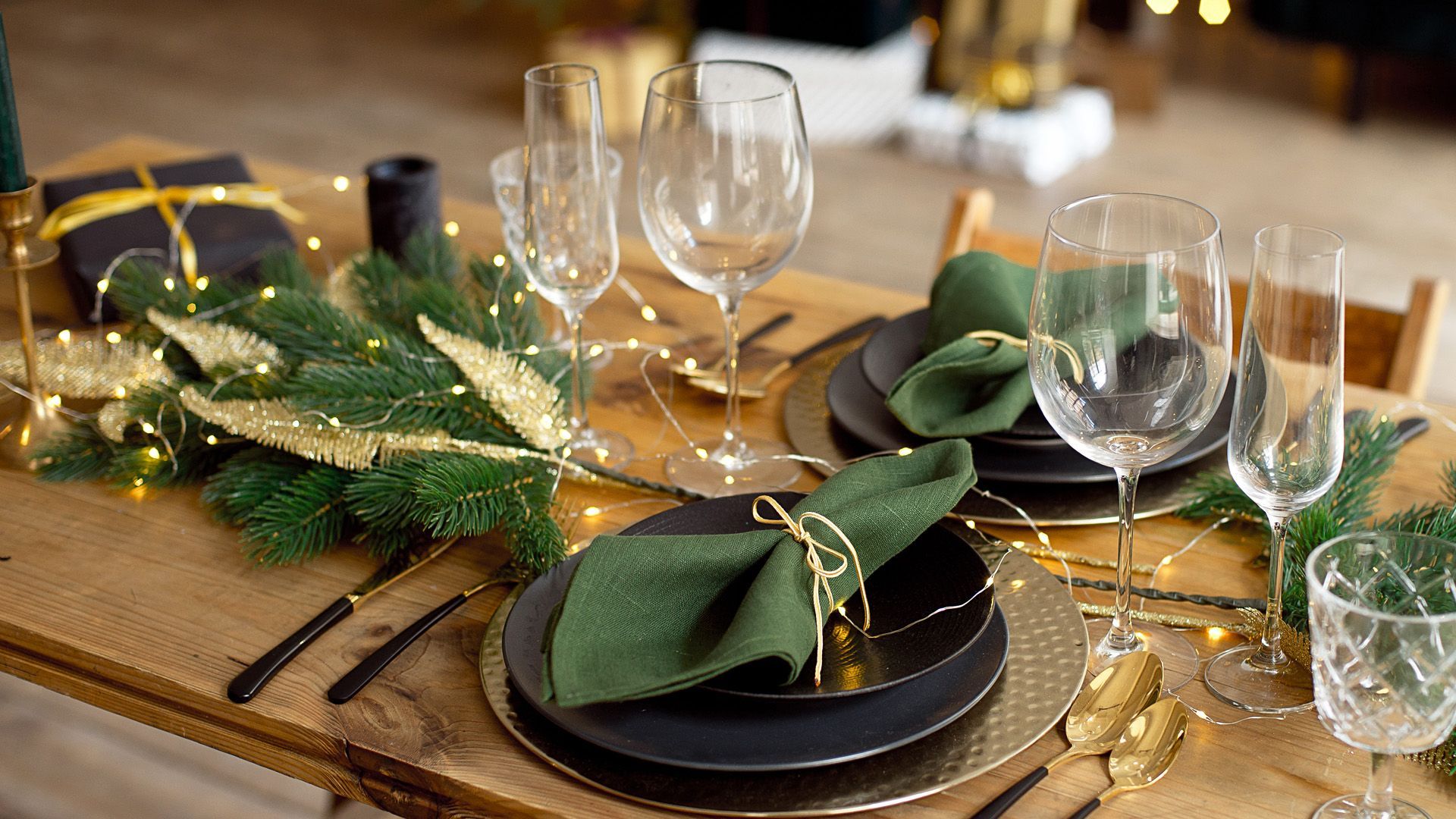 Weihnachtliche Tischdeko: Mit diesen drei Trends begeistert ihr eure Gäste