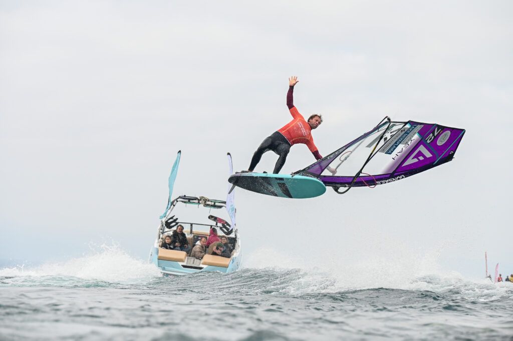Freestyle Pro Tour 2025 in Geneva (SUI): Lennart Neubauer crowned Tow-In Champion