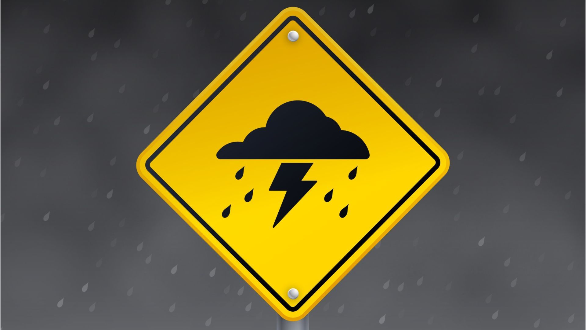 Buchen suchen, Stecker vom Fernseher ziehen: Welche Gewitter-Mythen gibt es?