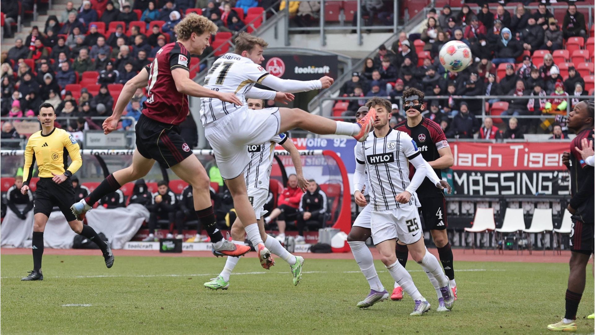 Video: Scobel brilliert, Reichert pariert, Klose eskaliert: Club siegt in wilder Partie gegen Elversberg