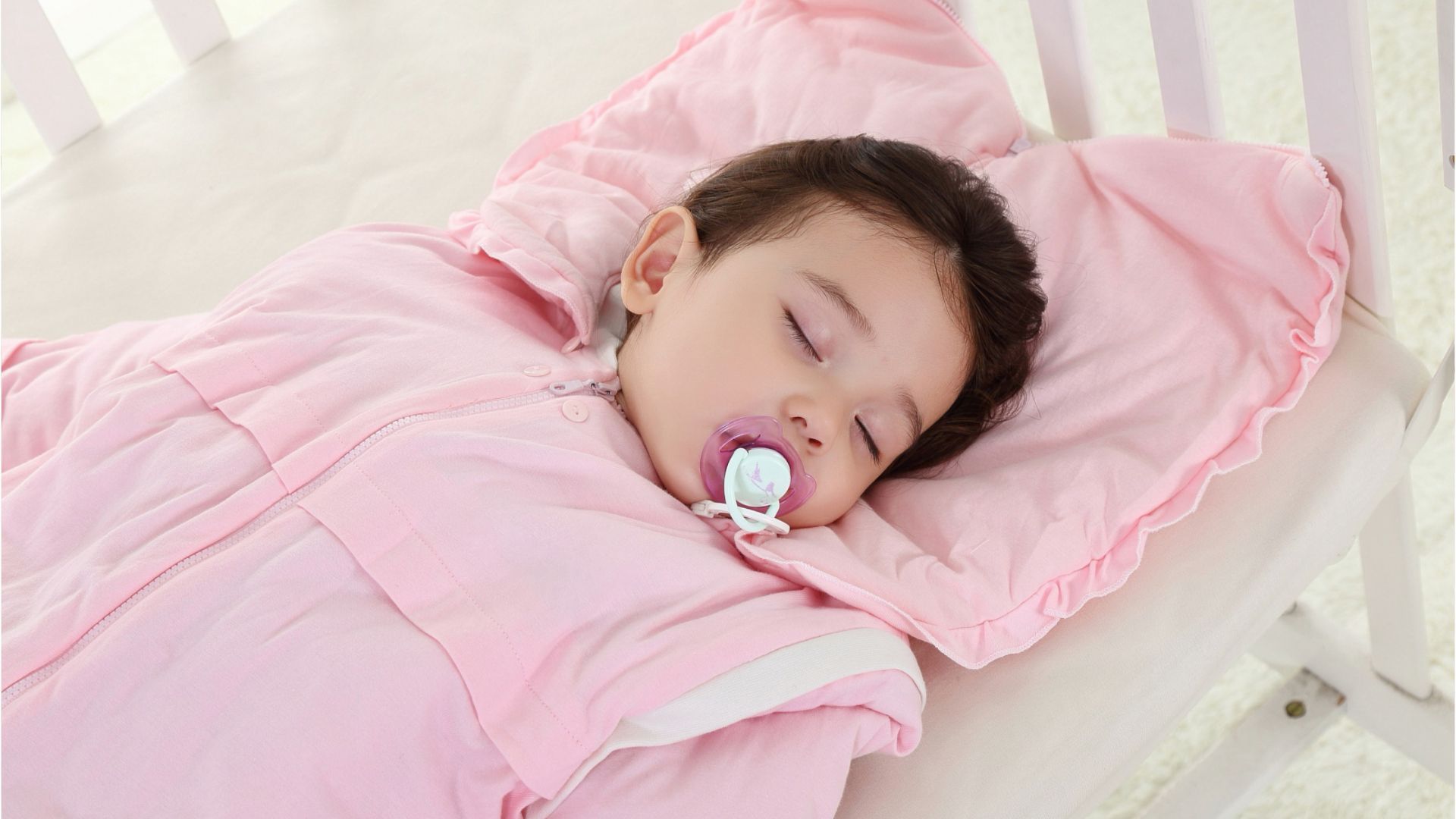 Video: Durchblutungsstörungen drohen: Großer Textildiscounter ruft Babyartikel zurück