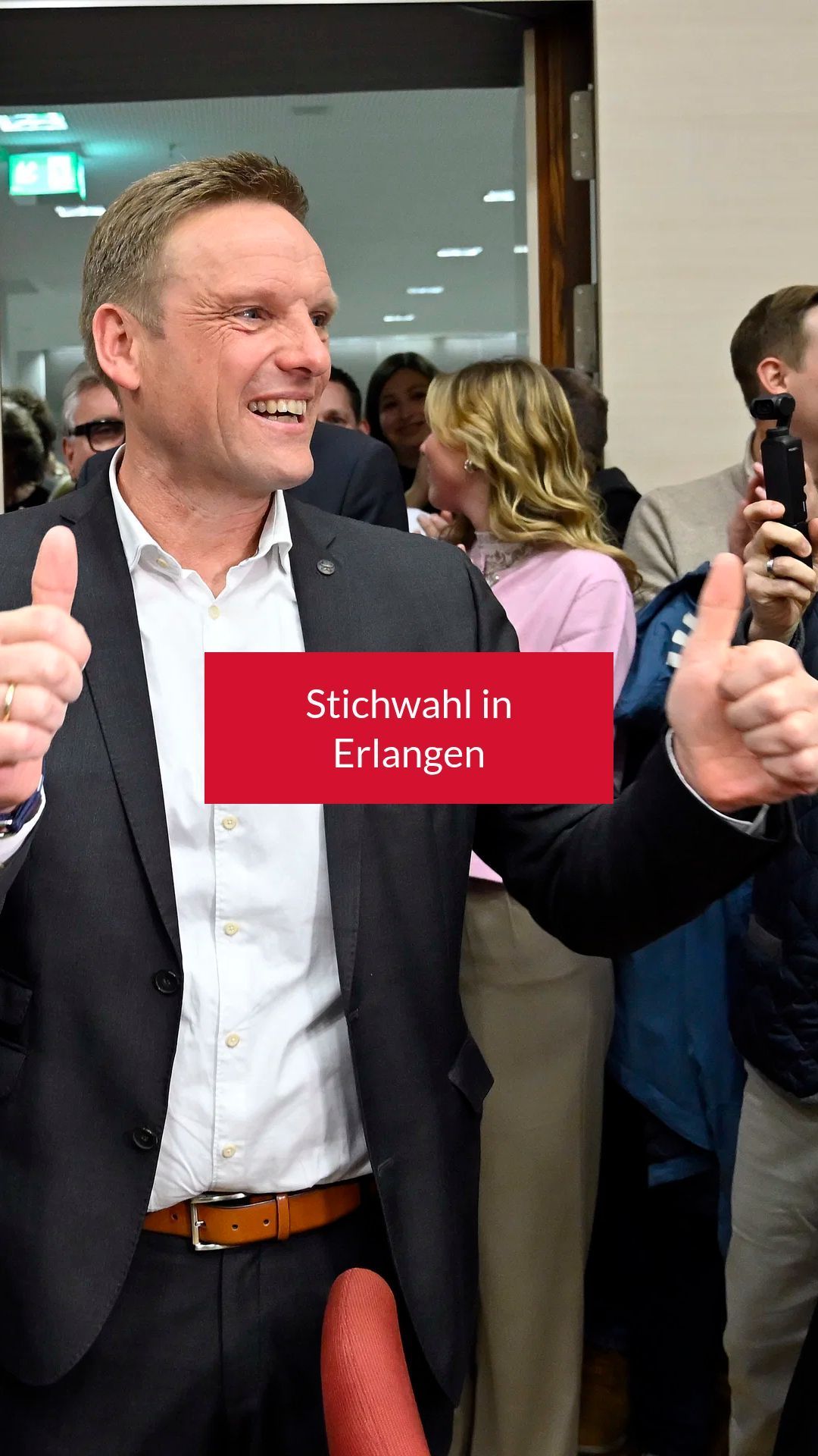 Video: Emotionaler Abend in Erlangen: Stimmen zur Stichwahl ums Amt des Oberbürgermeisters