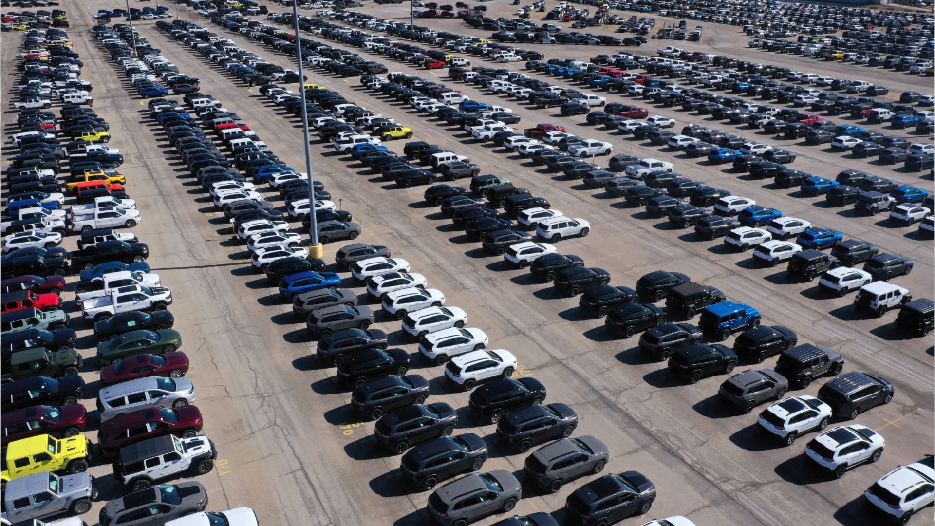 Video: Weltweit Hunderttausende Fahrzeuge betroffen: Auto-Gigant startet Mega-Rückruf