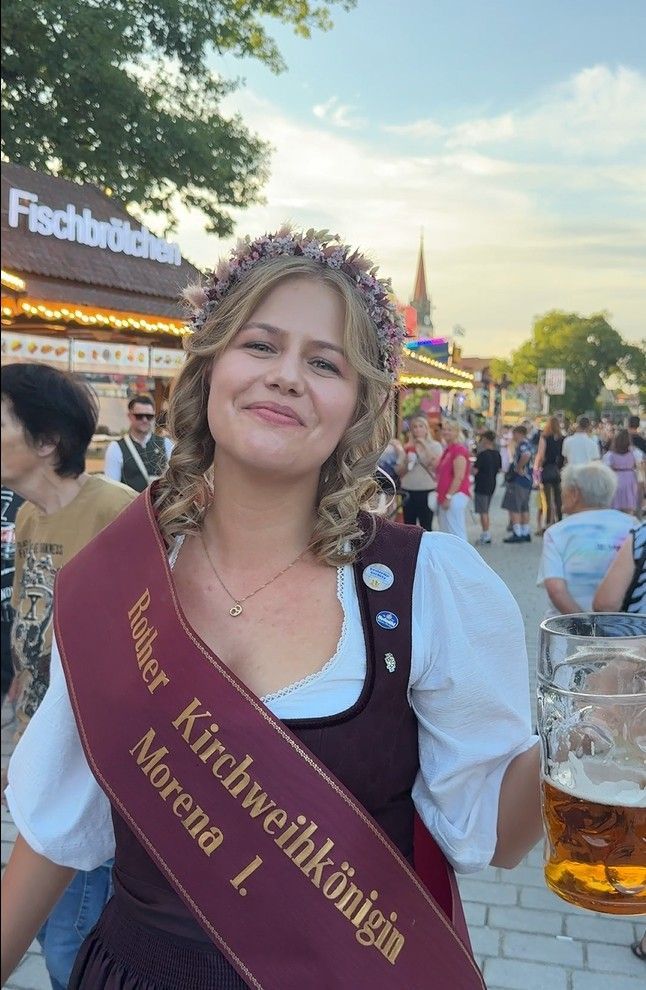 Video: Rother Kirchweihkönigin Morena I. lädt zur Kirchweih
