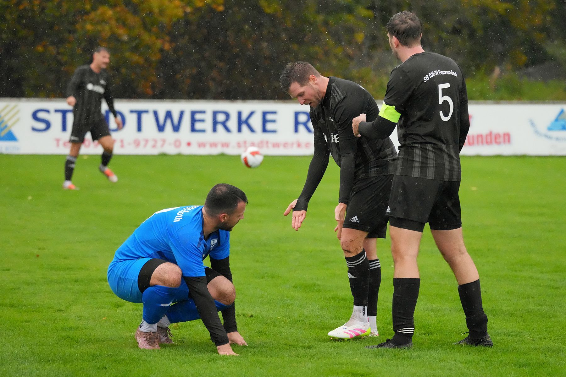 Mutmaßliche Spuckattacke überschattet Spiel zwischen SpVgg Roth und SG DJK - SV Penzendorf in der Kreisklasse Nord