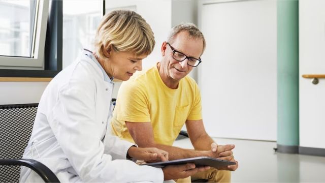 Ärzte verraten, bei welchen Sätzen in der Sprechstunde die Alarmglocken läuten