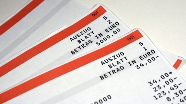 Wer seine Kontoauszüge zu früh wegwirft, riskiert eine Geldstrafe