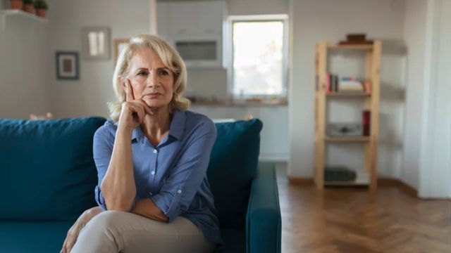 Stolze Oma teilt Bilder der Geburt ihrer Enkelin auf Facebook und muss 1340 Euro Strafe zahlen