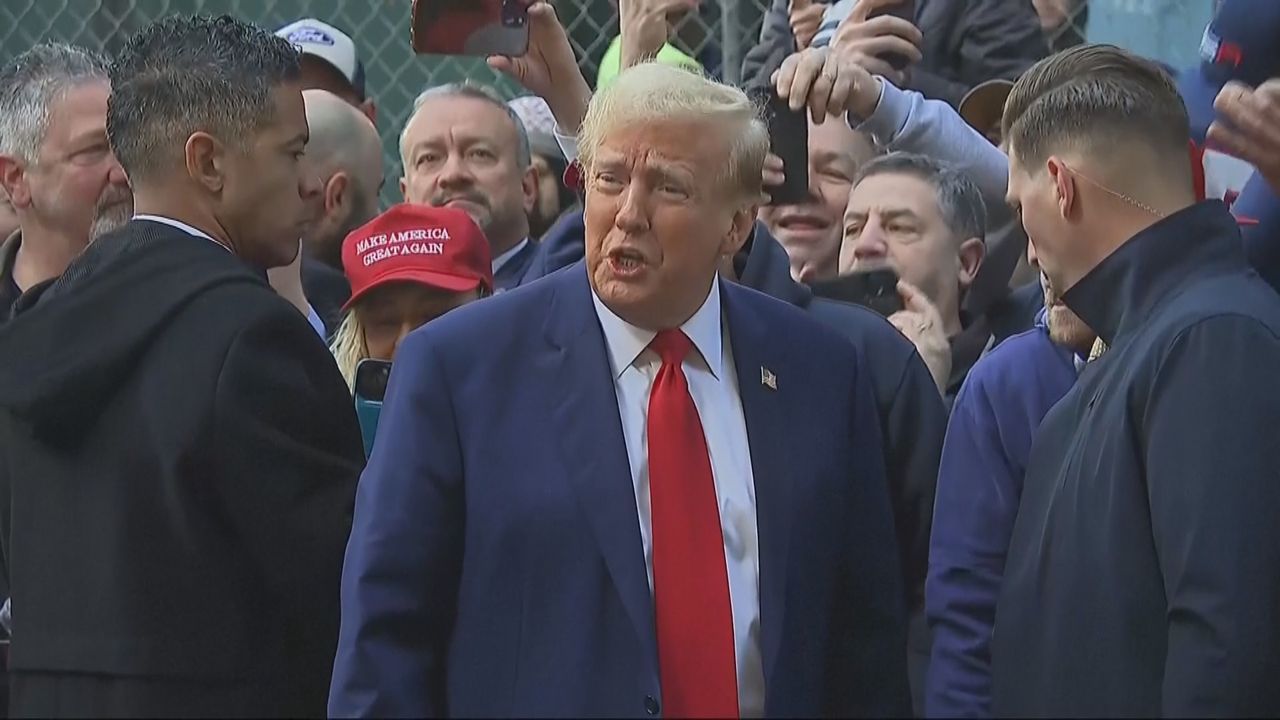 Trump setzt Wahlkampf in New York fort: Parallele Gerichtsverhandlung in Washington