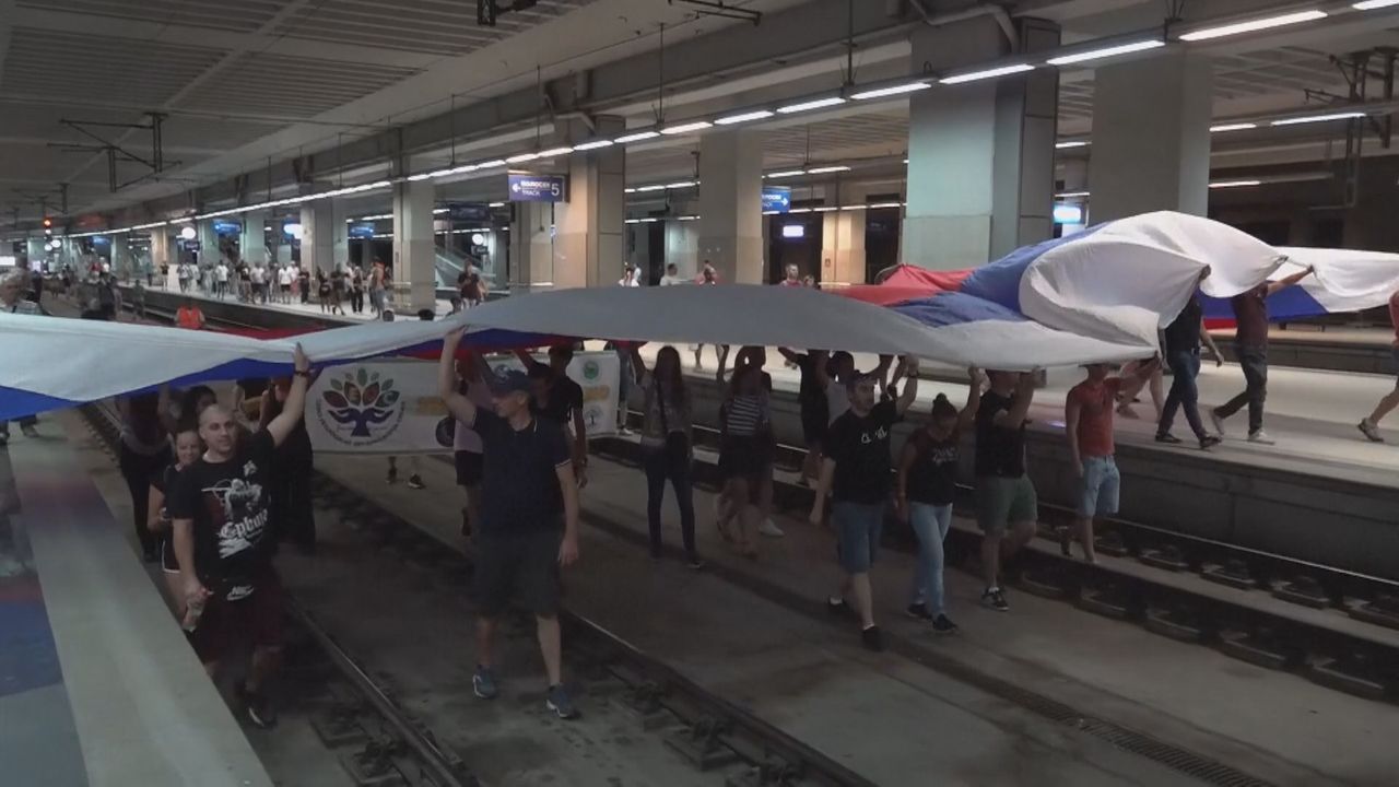 Massenproteste in Serbien gegen Lithium-Abbau: Demonstranten trotzen Warnungen