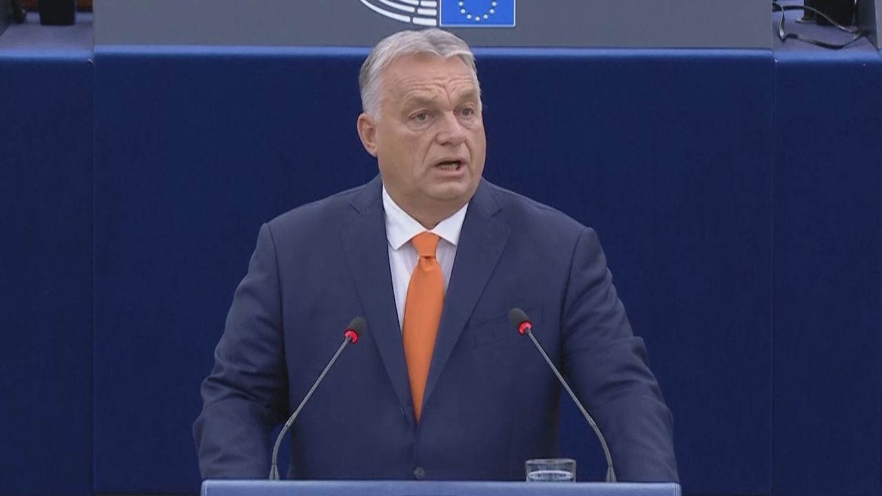 „Bella Ciao“ gegen Orban: Ungarns Präsident sorgt für Aufruhr im EU-Parlament - Video