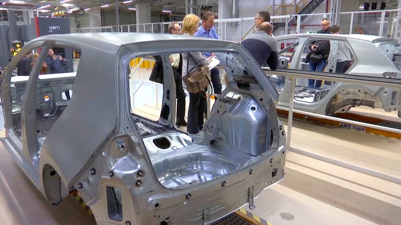 „Kein Werk ist sicher“: Volkswagen will mindestens drei deutsche Werke schließen