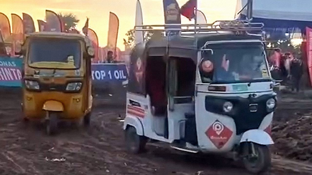 Formel Tuk Tuk: Dreiräder rasen um die Wette