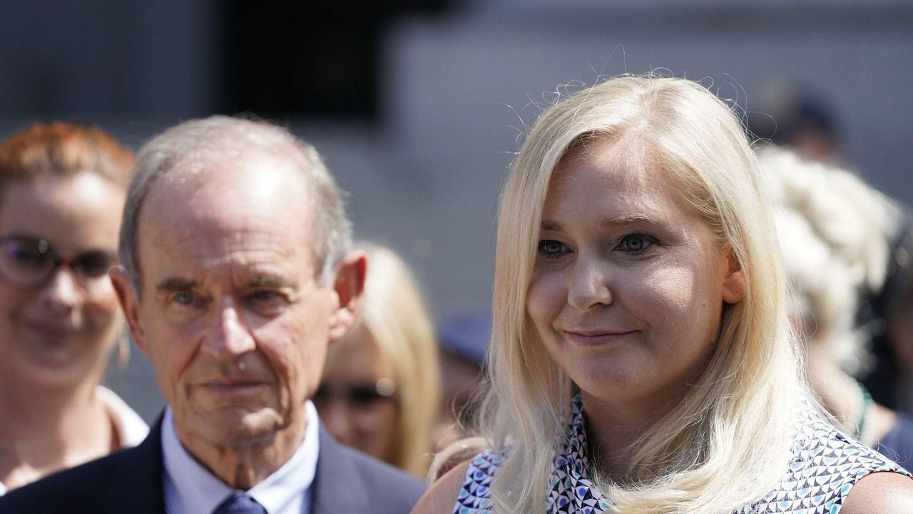 Video: Opfer von Epstein und Prinz Andrew: Virginia Giuffre laut Familie durch Suizid gestorben