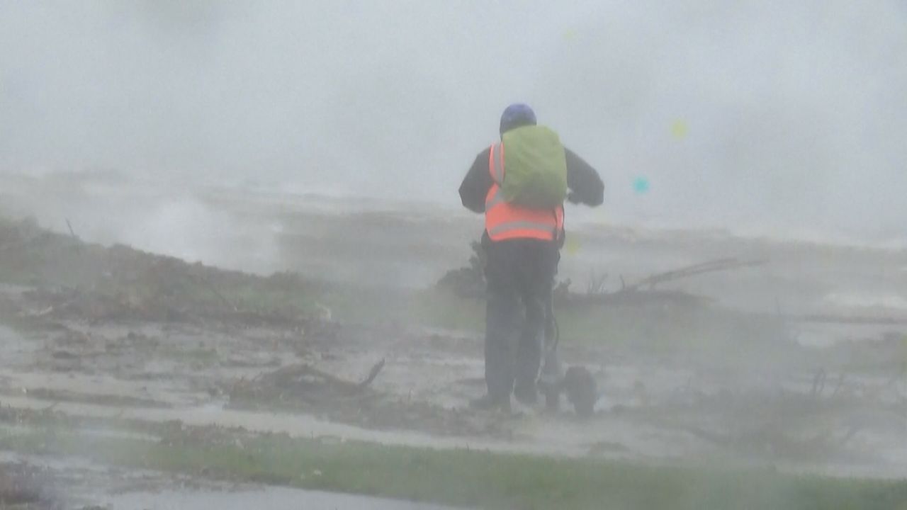 Video: Heftiger Sturm in Neuseeland: Erstmals rote Windwarnung, Notstand ausgerufen