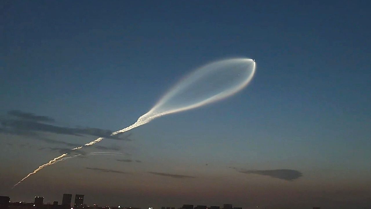 Geheimnisvoller Lichtstreif am Himmel sorgt für Aufsehen in China