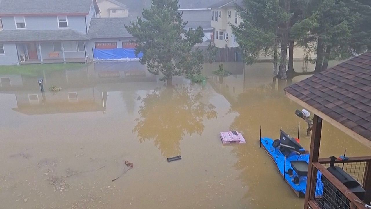 Fünf Meter Rekordhochwasser: Überschwemmung in Alaska nach Gletscherüberlauf