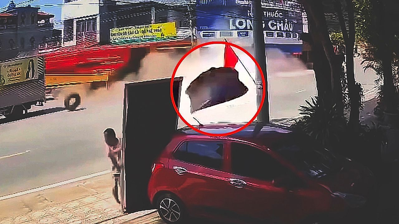 Video: Lkw-Reifen explodiert beim Abbiegen – älterer Mann hat Schutzengel