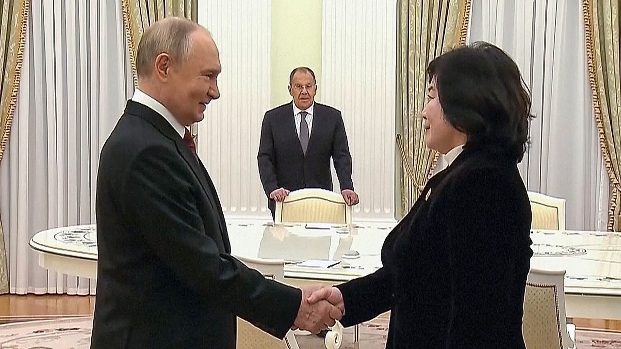 Nordkoreas Außenministerin in Moskau: Putin übermittelt Grüße an Kim