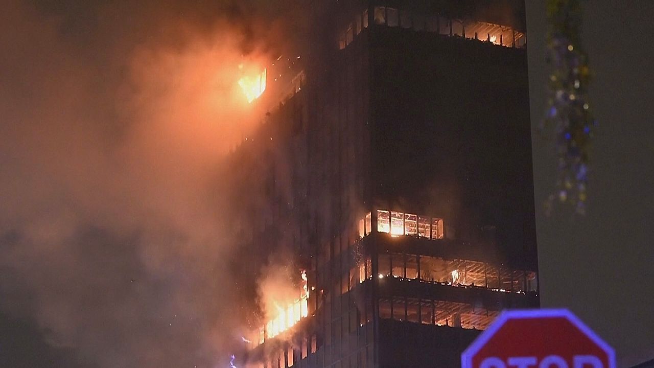 Video: Feuer in Bürohochhaus in Zagreb: Mehrere Etagen zerstört