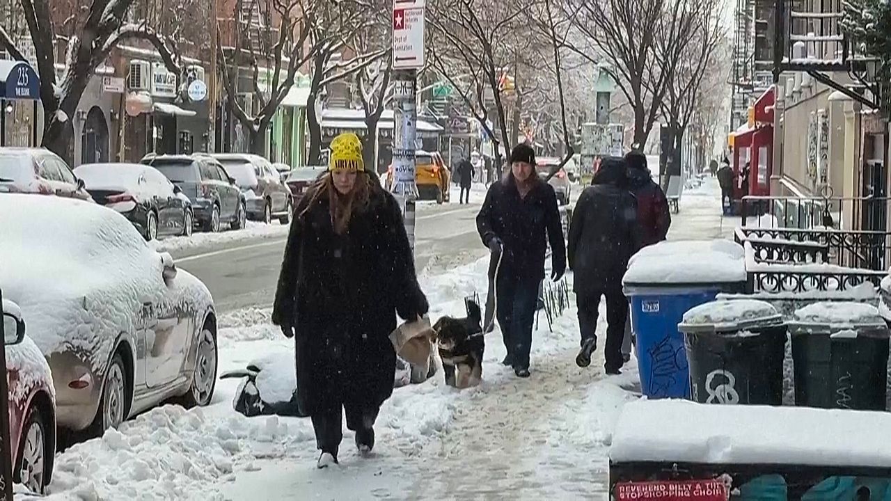 Video: Schneechaos in New York: Wintersturm legt US-Nordosten lahm