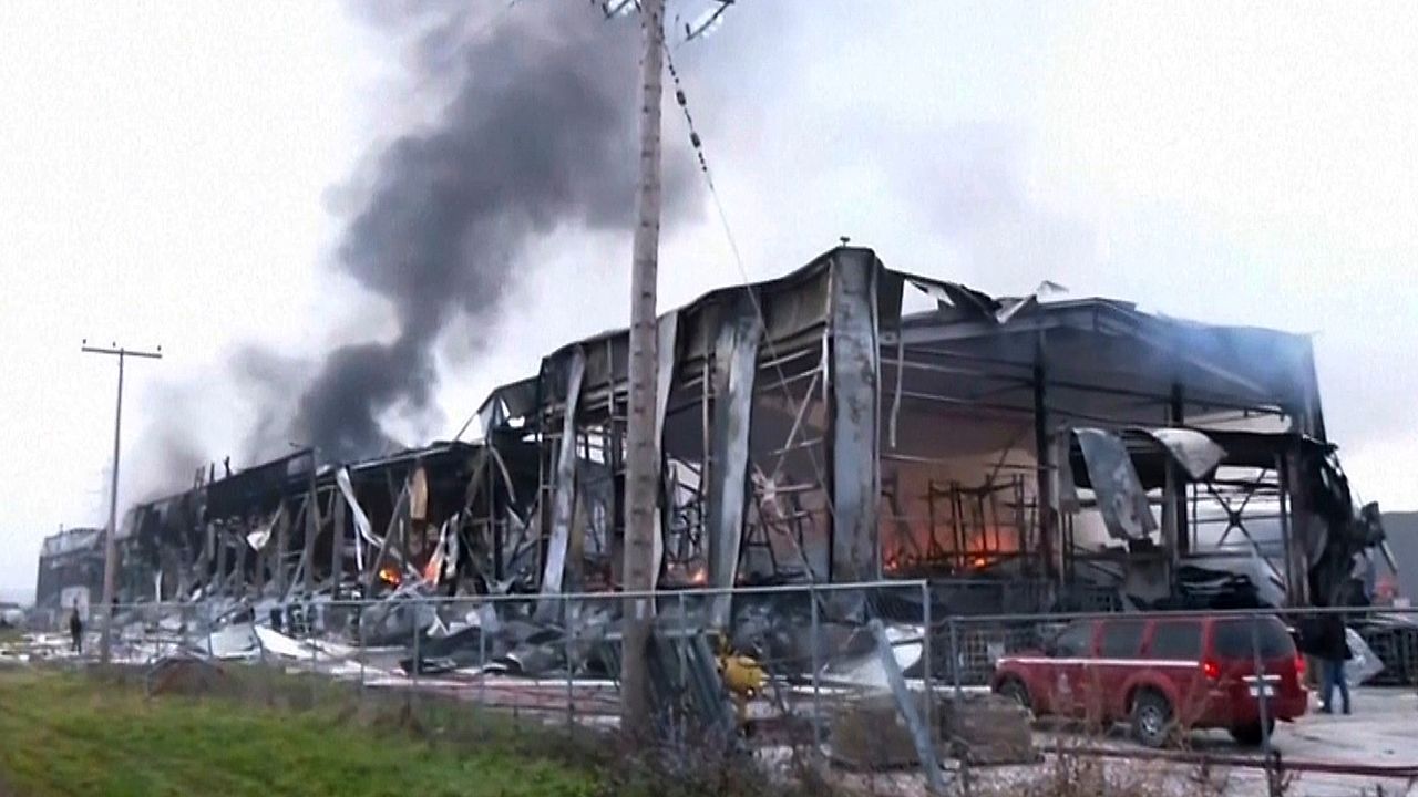 Video: Heftige Explosion in Keksfabrik: Mehrere Tote nach Großbrand in Griechenland