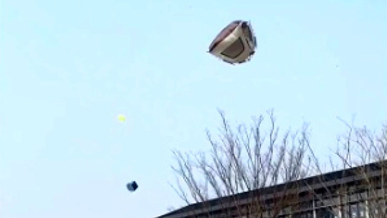 Video: Tent sent flying into the air by park whirlwind in China