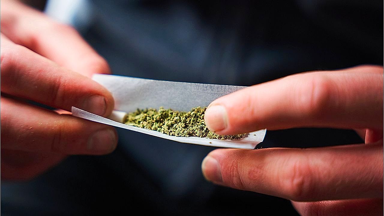 Video: U.S. eases restrictions and reclassifies marijuana