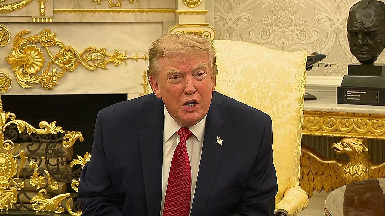 Video: „Seien Sie ruhig“: Trump attackiert CNN-Reporterin und nennt USS-Lincoln-Berichte „Fake News“
