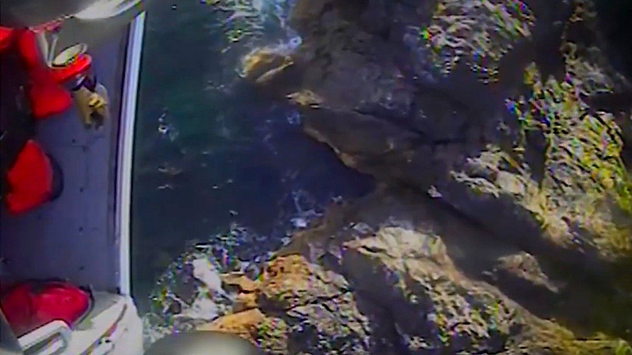 Video: Boater swims to shore after 40-foot fishing boat sinks in Alaska