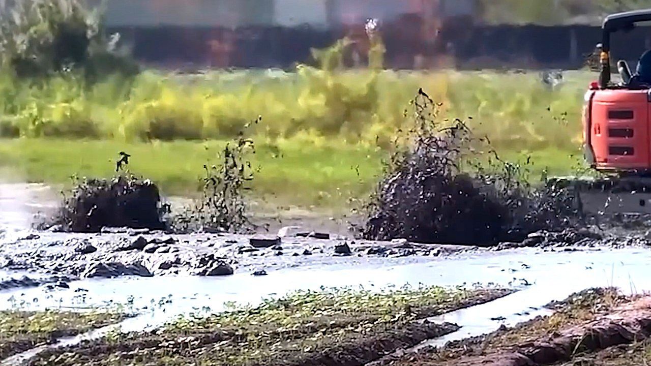 Video: Schlamm und Flammen: Vulkan bricht zum dritten Mal in Südtaiwan aus