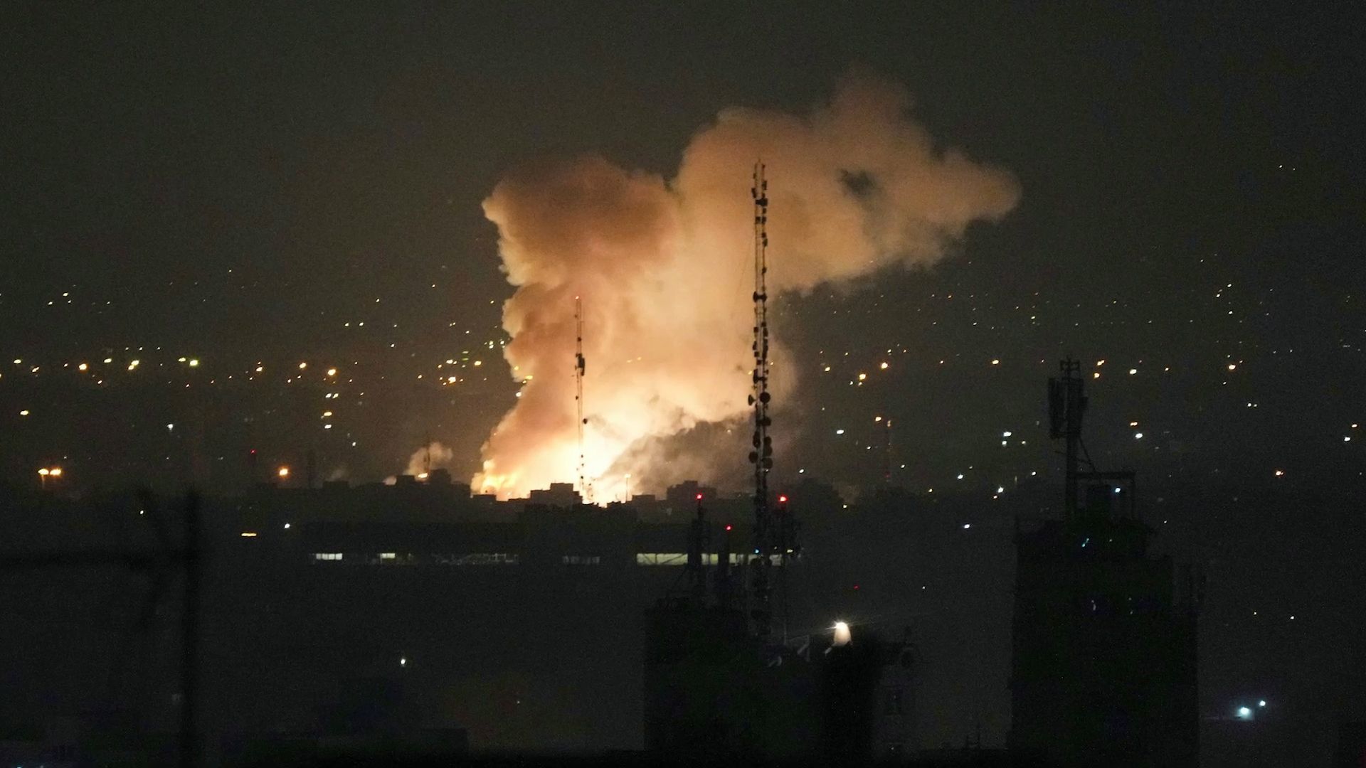 Israel-greift-Irans-Atomanlagen-an-Teheran-droht-mit-Vergeltung