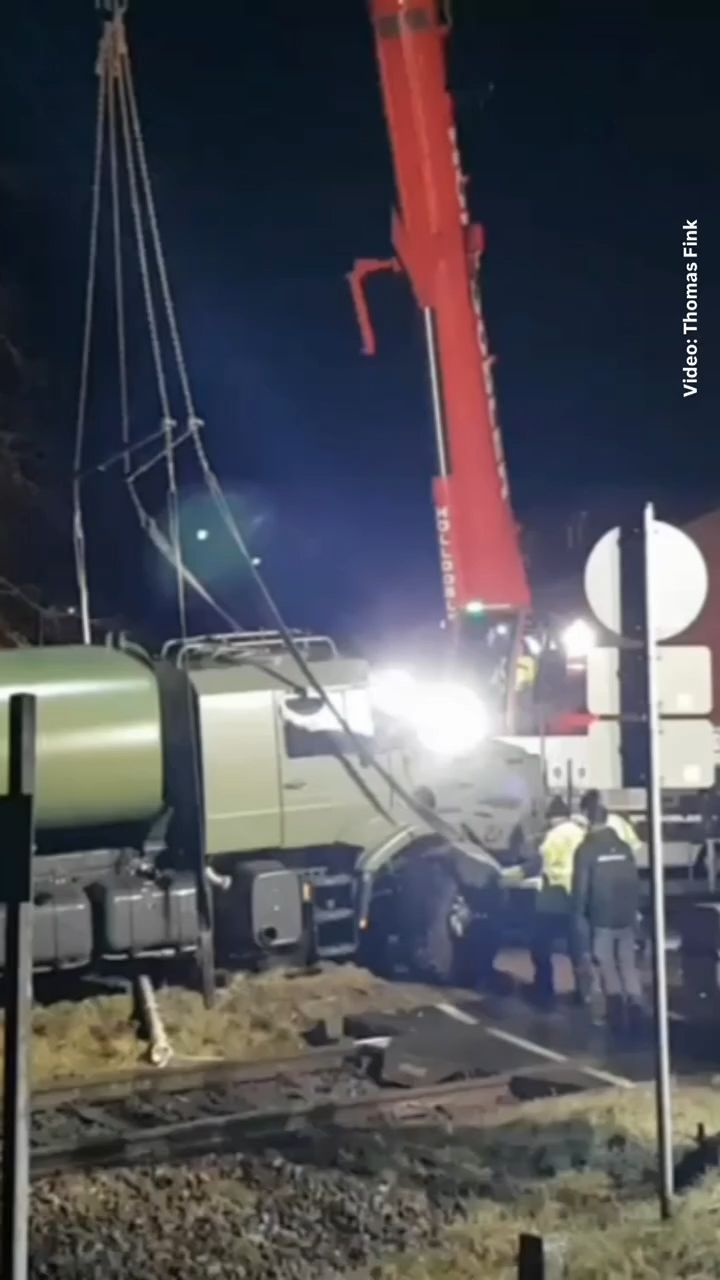 Video: Unfall bei Langenau: Neuer ukrainischer Tanklaster war auf Überführungsfahrt