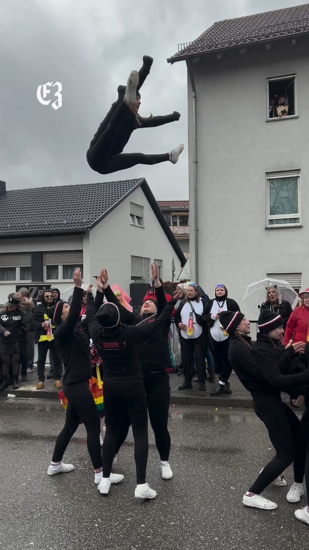 Video: Tausende Narren feiern im Kreis Esslingen - Umzüge Neuhausen/Wernau