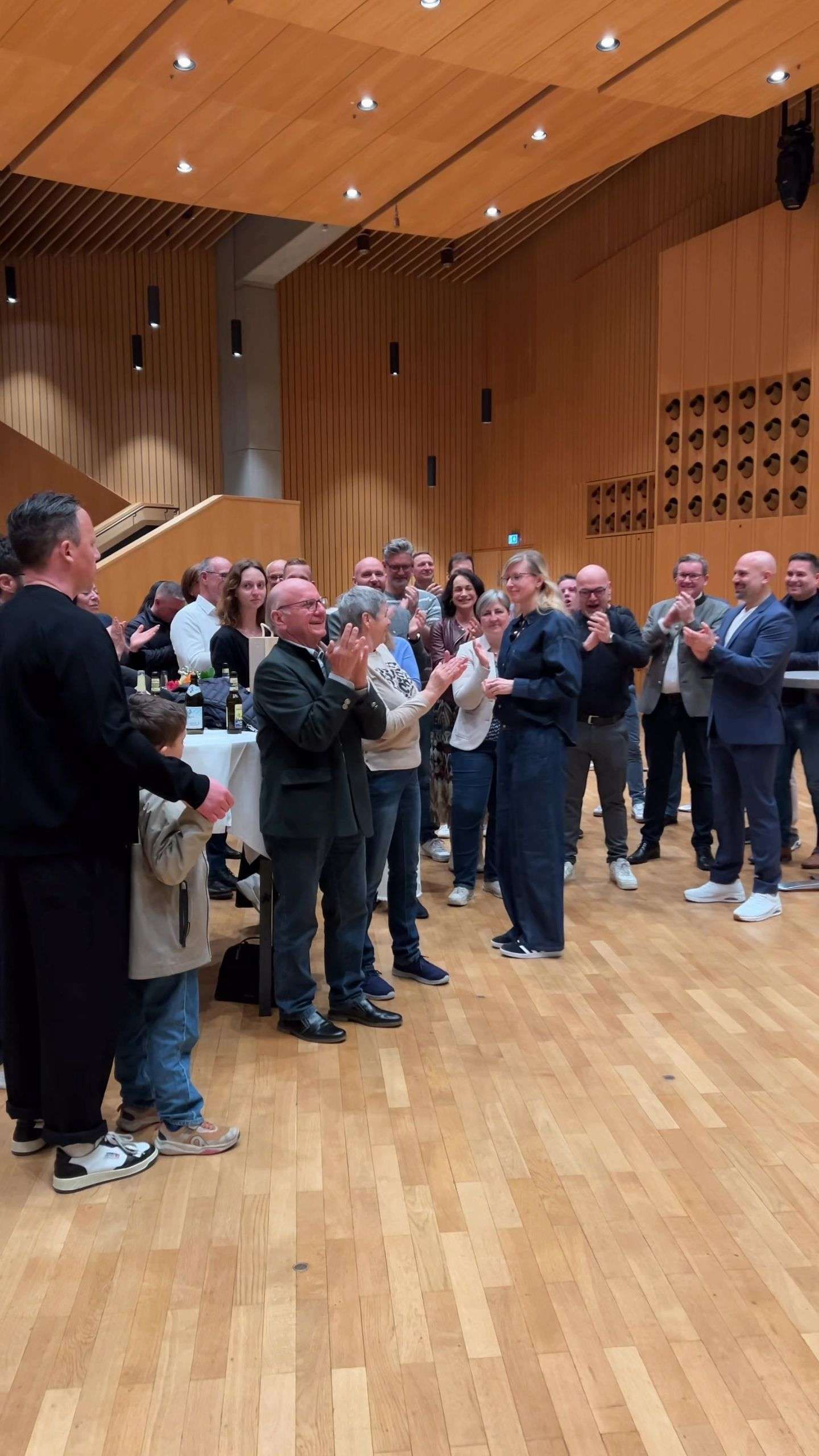 Video: OB-Wahl in Neu-Ulm: Katrin Albsteiger wieder gewählt