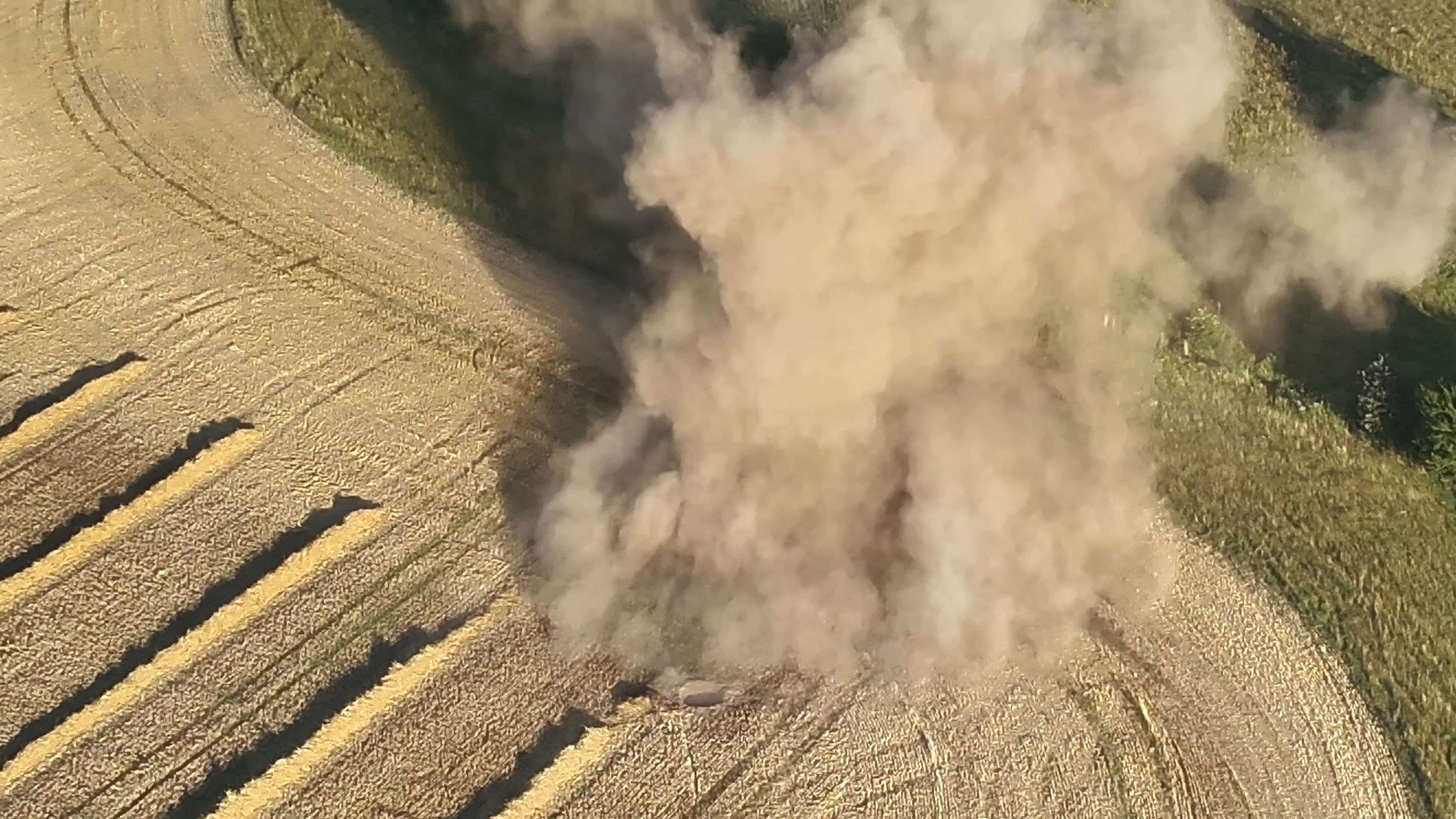 Video: Sprengung einer Granate auf einem Feld bei Bad Muskau