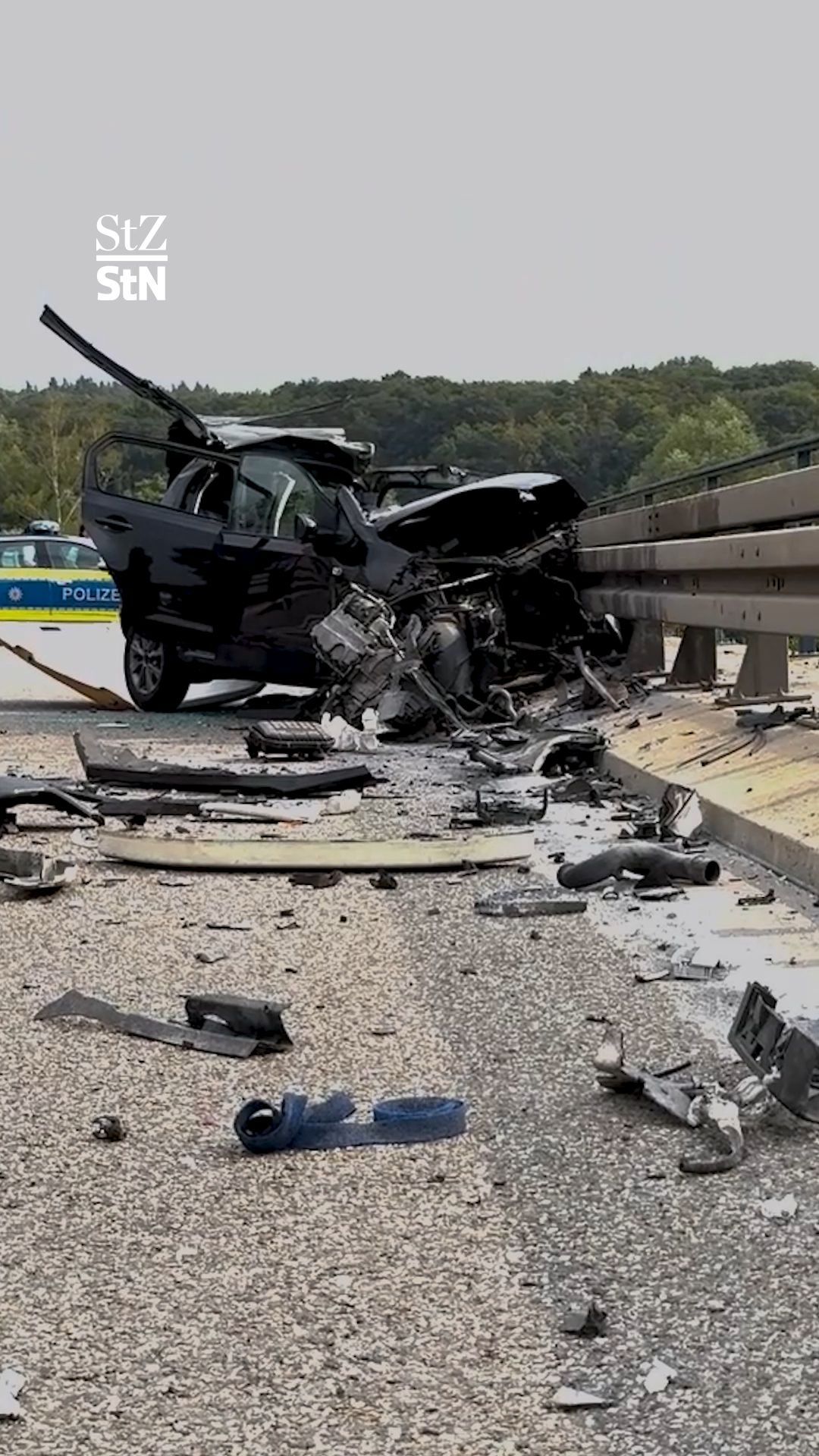 Video: Kreis Esslingen: Autofahrer stirbt bei Frontalzusammenstoß mit Lkw