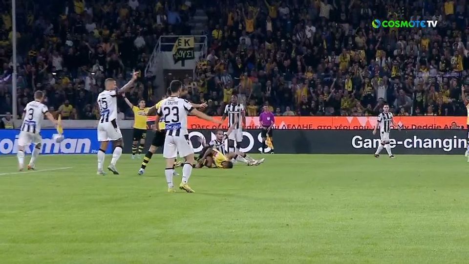 Μπριχ και VAR «έκλεισαν» τα μάτια σε πέναλτι της ΑΕΚ (VIDEO)