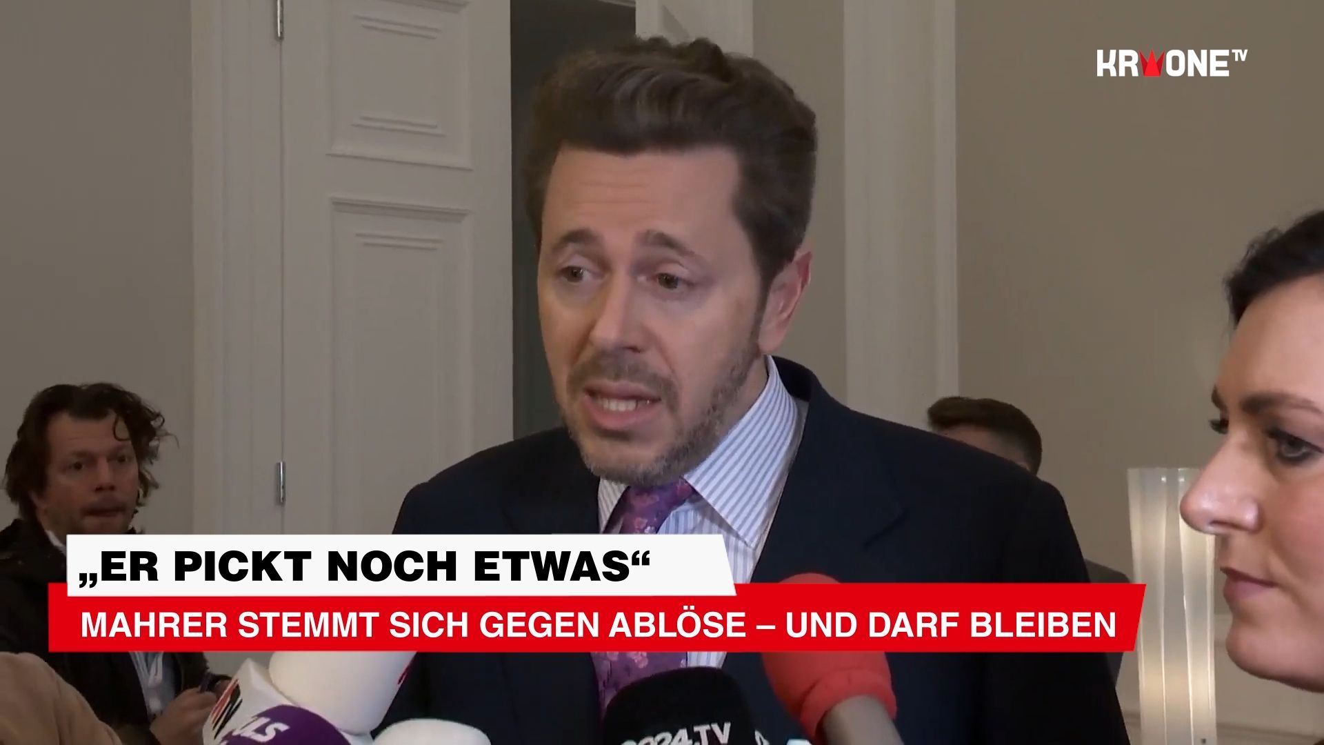 Video: „Er pickt noch etwas“ Mahrer stemmt sich gegen Ablöse – und darf bleiben
