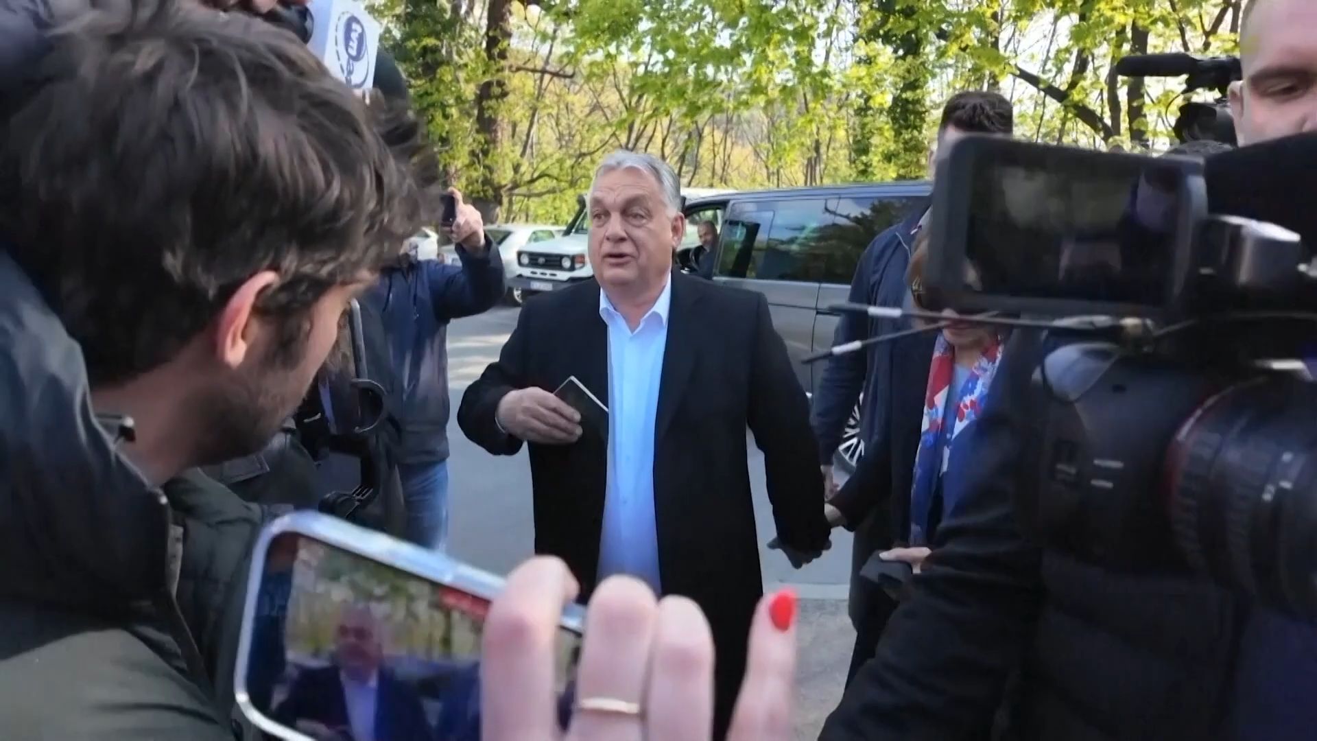 Video: Wirbel um Ukraine-Geld mit Geldtransporter: Orban-Bruder bat Grazer um Hilfe